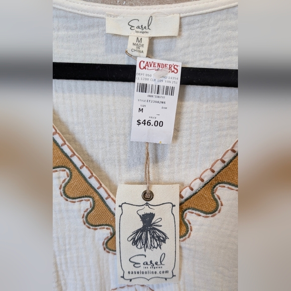 NWT Easel Green And Natural Boho Embroidered Wide Sleeve Tunic - Picture 9 of 16